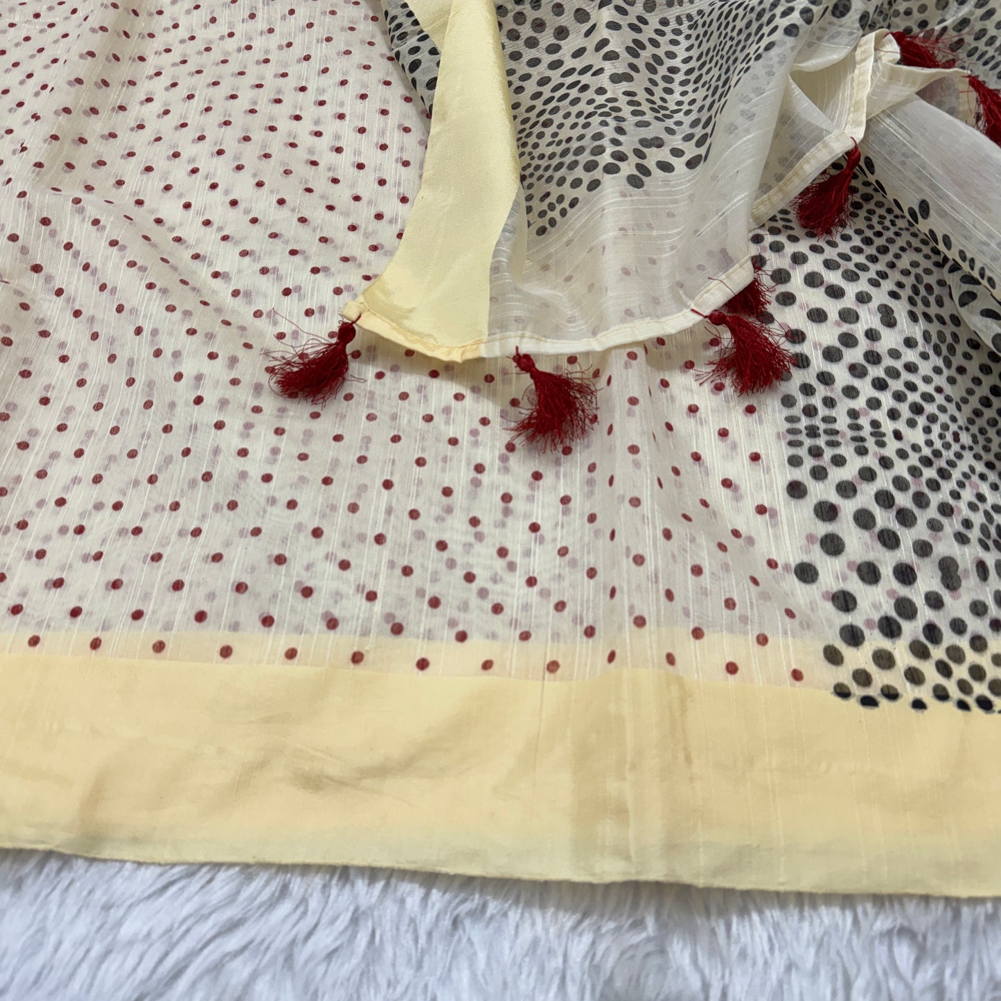 Polka Dot Slub Cotton Saree