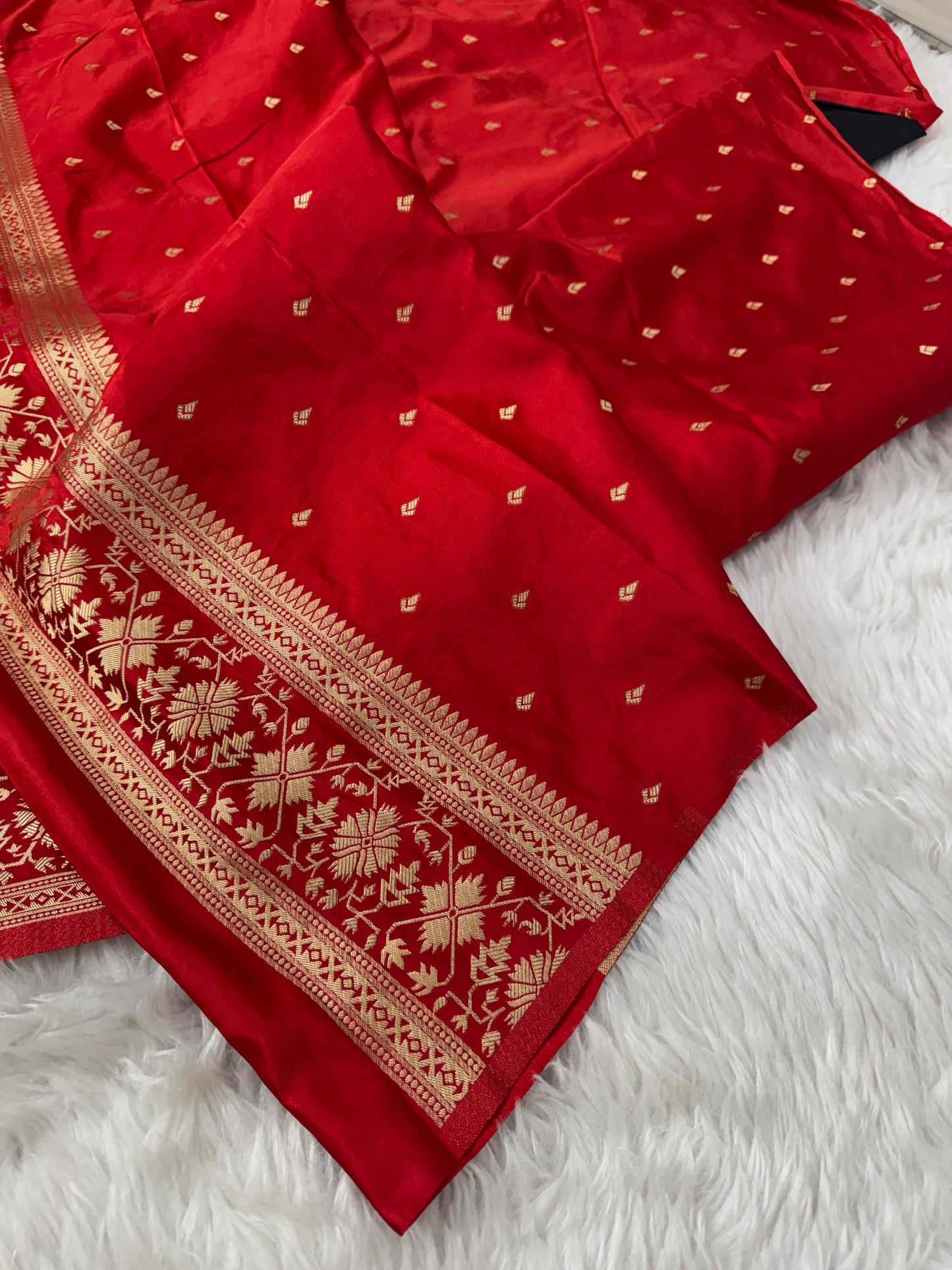 Black to Deep Red Banarasi Mashru Silk Saree