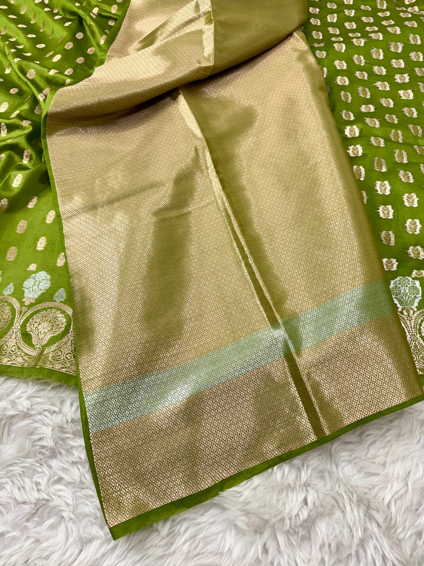 Mehendi Green Premium Banarasi Mango Silk Saree