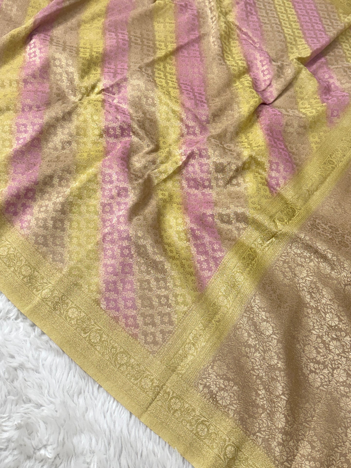 Mehendi Green Leheriya Rangkaat Banarasi Khaddi Georgette Saree